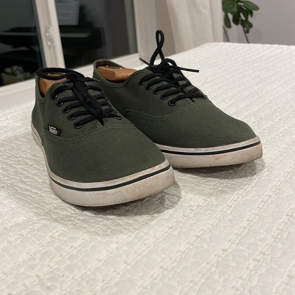 Vans Mens Size 8.5 Green Original and now iconic style sneaker rare color - Picture 3 of 9
